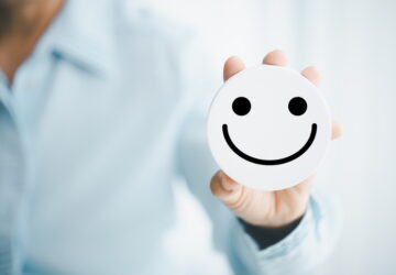 360 derece geri bildirim, kadınlar için kişisel ön yargıları ve eşitsizlikleri pekiştirebilir; adil değerlendirme için şeffaflık ve eşitlik şart.