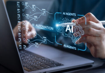 YenidenBiz, Beceri Gelişim Programları ile kadınları dijital dönüşüm, liderlik ve girişimcilik alanlarında güçlendiriyor; 2026’da 5.000’den fazla kadına ulaşmayı hedefliyor.