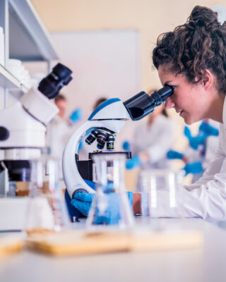 Bilimde kadın var ama güç yok