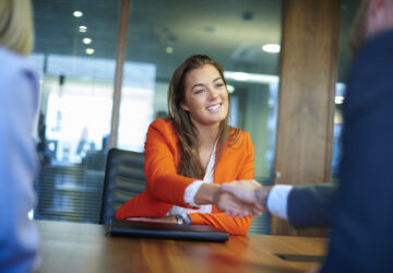 Kadınlar ve maaş görüşmeleri