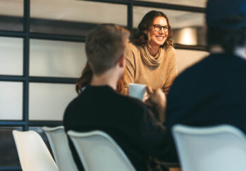 Kadınlar işte daha bağlı ama daha hızlı tükeniyor: Gallup verileri ne söylüyor?