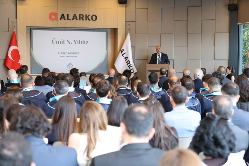 alarko-mba-ybl-mezuniyet-foto-2
